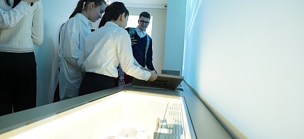 От классной доски к архивным документам: столичные школьники посетили Архив Президента РК  фото галереи 2